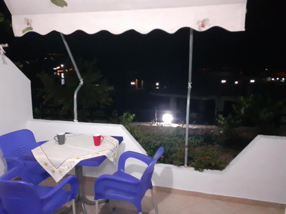Apartment Erjon Ksamil Bilik gambar